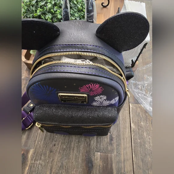 Mickey Mouse The Main Attraction – Cinderella Castle Fireworks Limited Releas - Picture 4 of 10